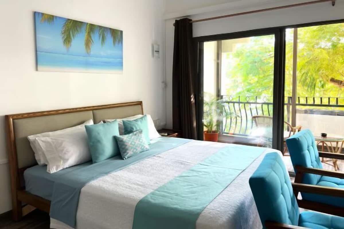 In-room safe, blackout drapes, free WiFi, bed sheets
