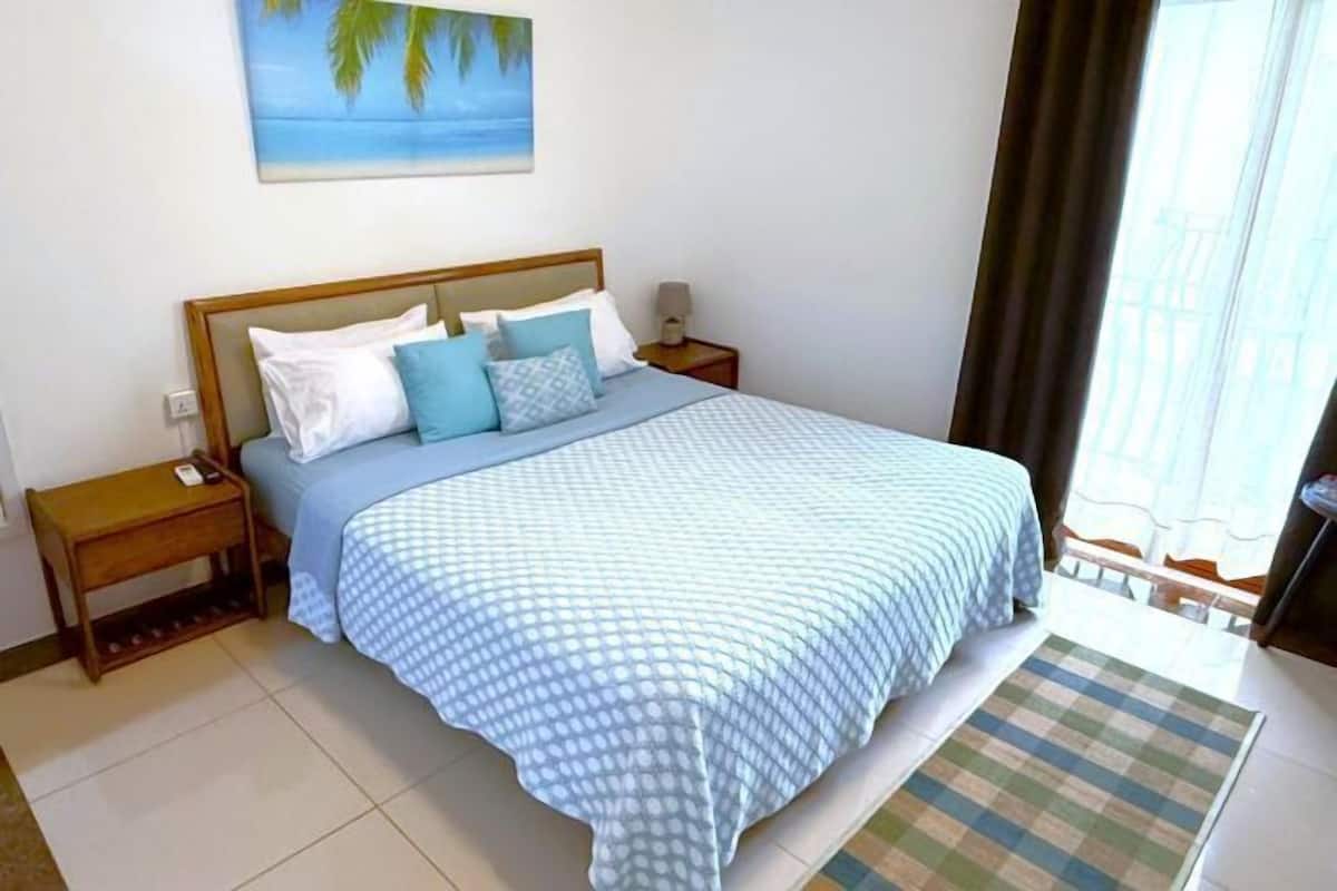 In-room safe, blackout drapes, free WiFi, bed sheets