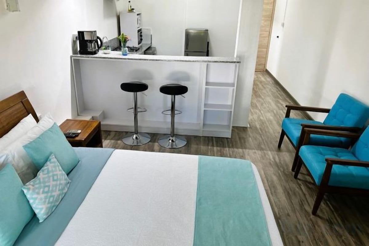 Caja de seguridad en la habitación, cortinas blackout y wifi gratis 