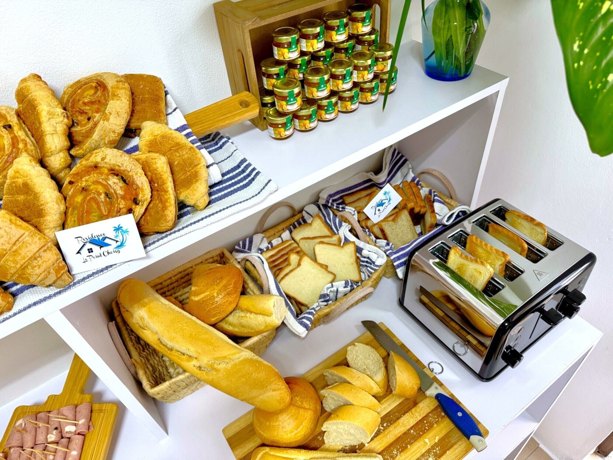 Desayuno continental incluido todos los días 