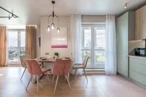 Comfort Apartment, Balcony, River View | Living area