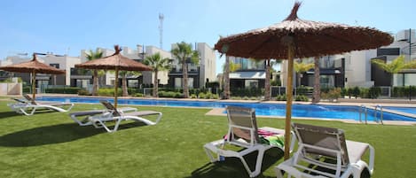 Appartement | Zwembad | Een buitenzwembad