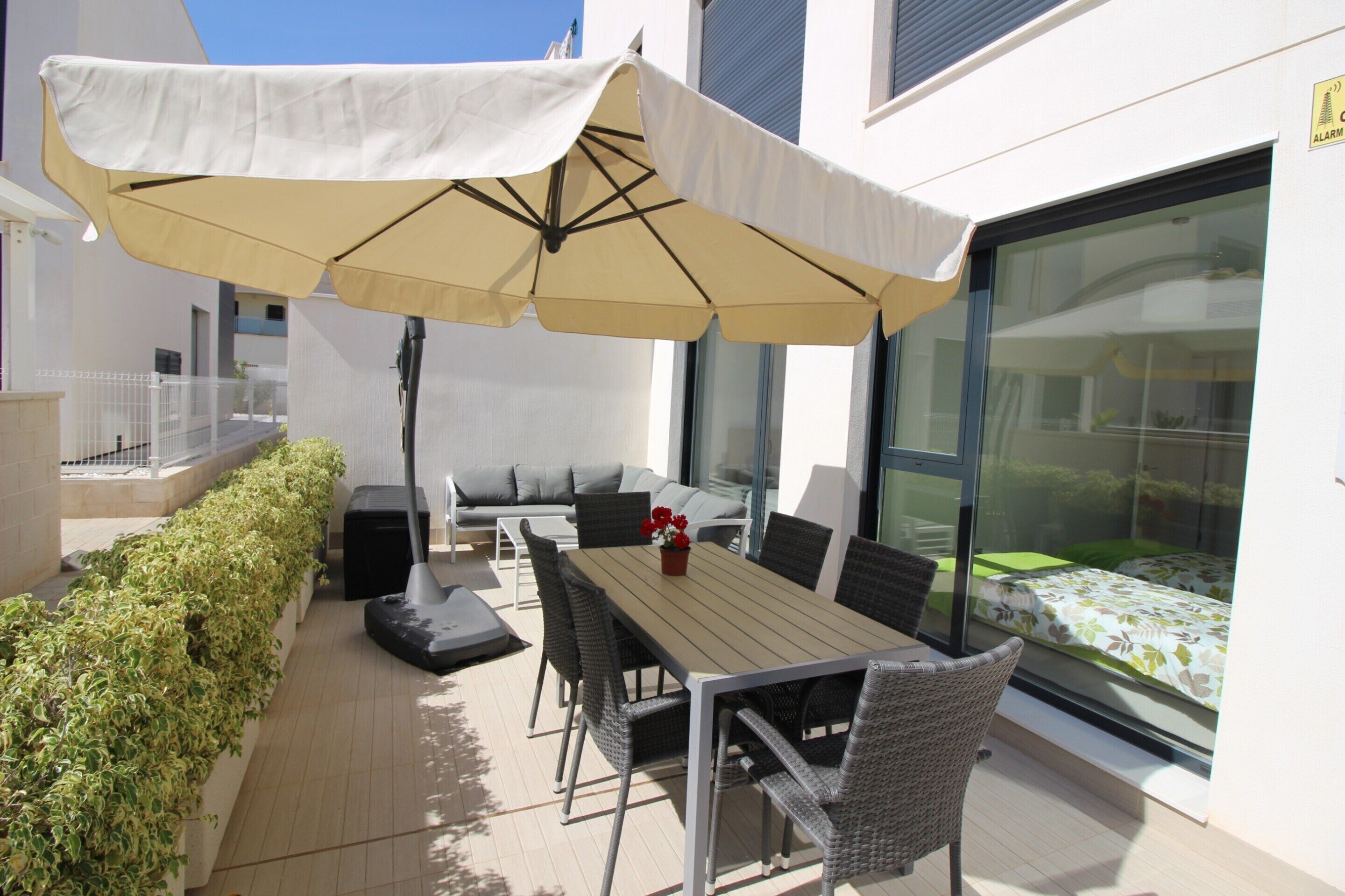 Apartment | Outdoor dining