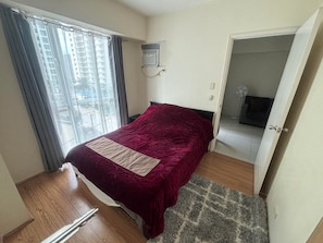 1 bedroom, bed sheets