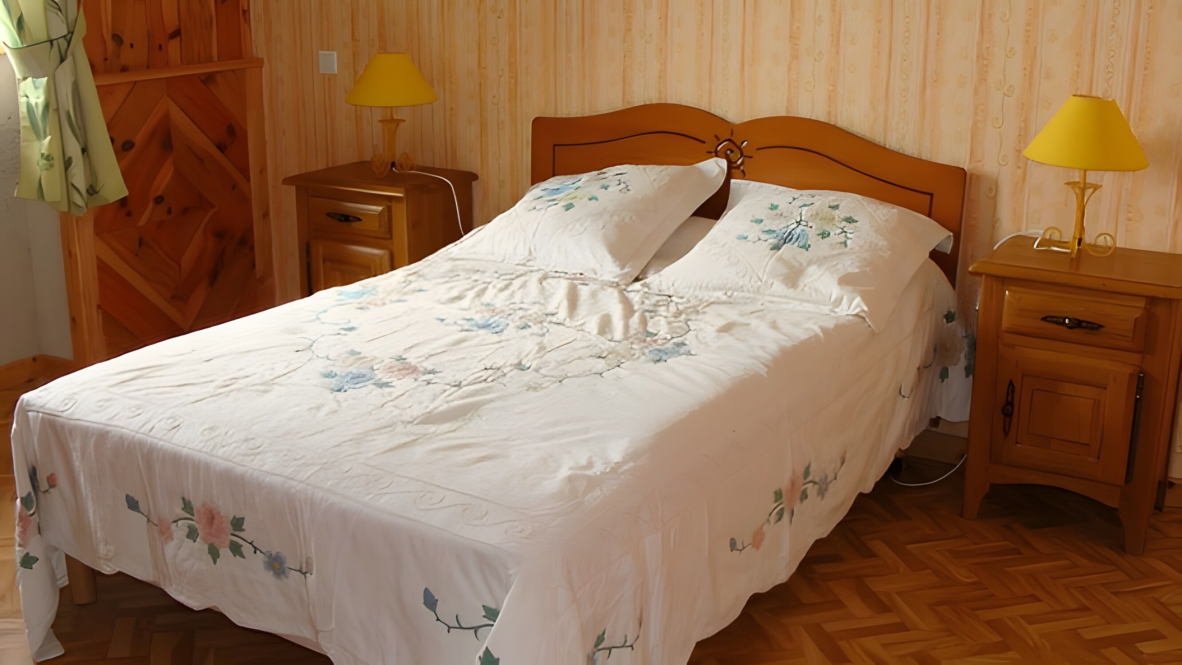 5 chambres, fer et planche à repasser, Wi-Fi