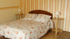 5 bedrooms, iron/ironing board, WiFi - Holiday Home 'Le Panorama' with Mountain View, Shared Terrace and Wi-Fi (Rentières)