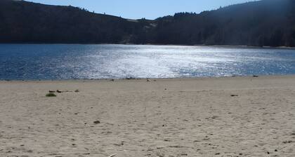 Casa rural 'De La Fermette Aubepines' con piscina compartida, terraza privada y Wi-Fi