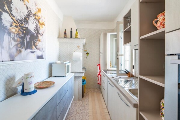 Fridge, microwave, dishwasher