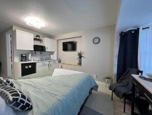 1 chambre, fer et planche à repasser, Wi-Fi, draps fournis
