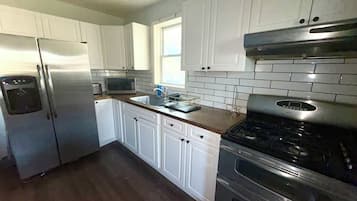 Microondas, horno y parrilla de estufa