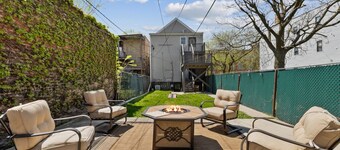 4-bedroom apartment in marvelous Chicago with Workout Mirror, AC