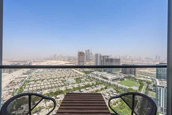 เอ็กซ์คลูซีฟอพาร์ทเมนท์, ระเบียง, วิวเมือง | ระเบียง