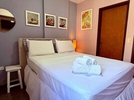 Apartment | Hypo-allergenic bedding, blackout drapes, free WiFi, bed sheets