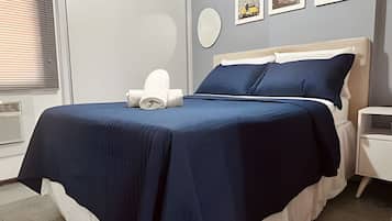 Apartment | Hypo-allergenic bedding, blackout curtains, free WiFi, bed sheets