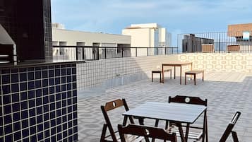 Apartment | Outdoor dining