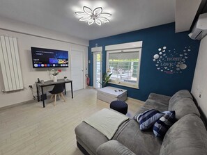 TV - WELCOME LOVE ROME - apartment surrounded by greenery (Lazio)