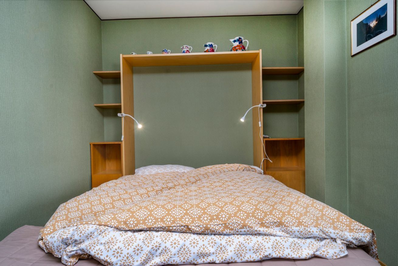 2 bedrooms, iron/ironing board