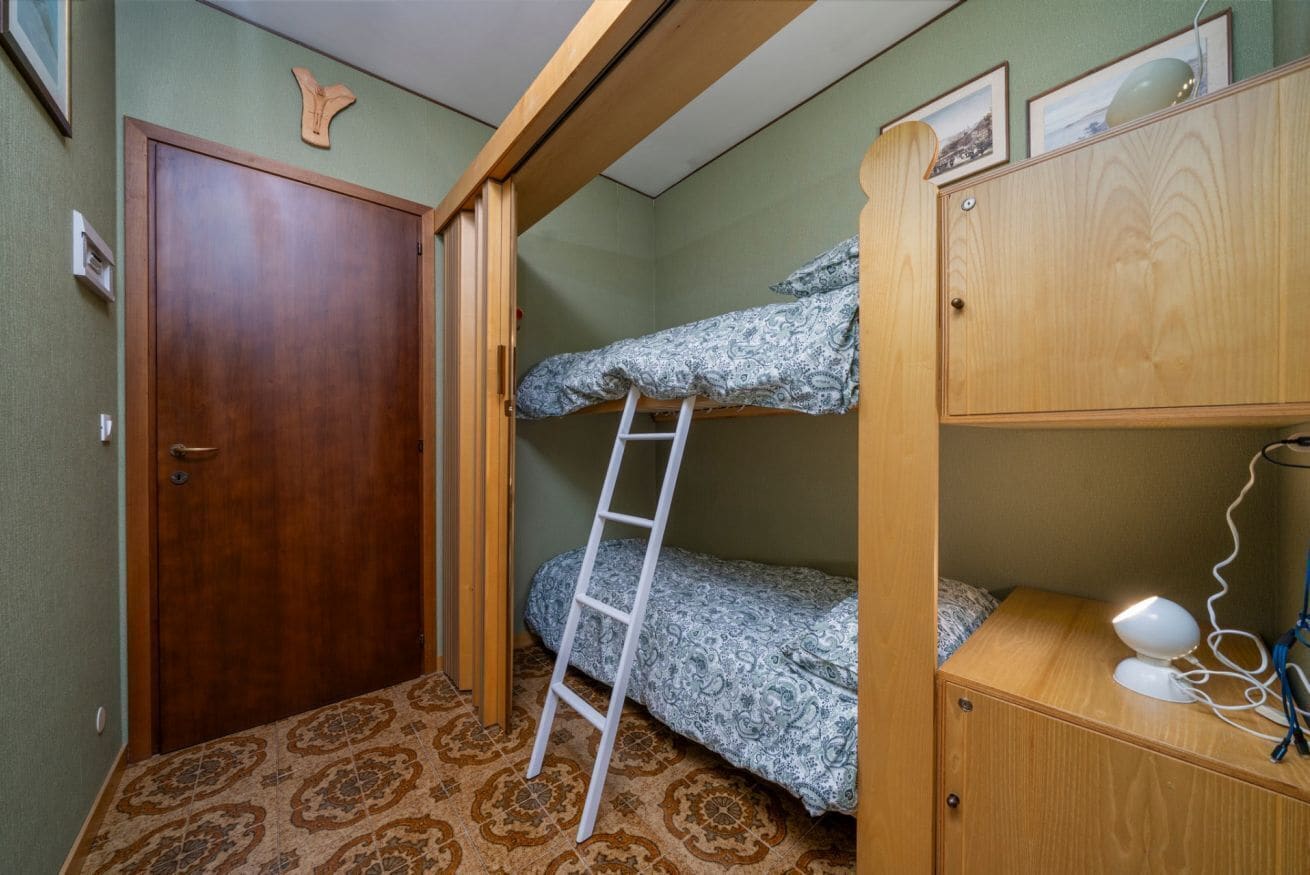 2 bedrooms, iron/ironing board