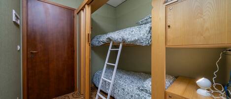 2 bedrooms, iron/ironing board