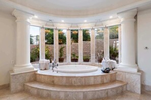 Dusche, Haartrockner, Shampoo