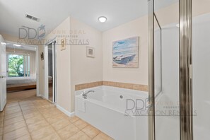 Shower, towels - Legacy Tower I Unit 203 Overlooking the Beautiful Gulf! (Gulfport)