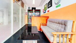 Hus | Reception