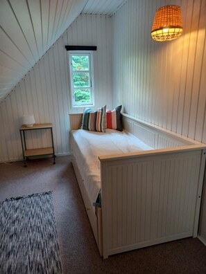 3 bedrooms, iron/ironing board, free WiFi