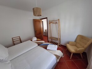 1 habitación, escritorio, wifi gratis y ropa de cama