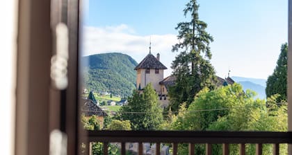734B Mendelglück Apartments