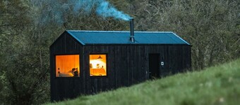 Off-Grid Woodland Retreat & Wild Sauna Near Llangollen