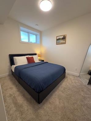 2 bedrooms, desk, iron/ironing board, free WiFi