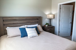 Luxury Apartment, 2 Bedrooms | Free WiFi, bed sheets