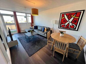 Leilighet, 2 soverom, balkong | Oppholdsrom