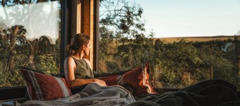 Romantic Off-Grid Woodland Hideaway with Stunning Valley Views