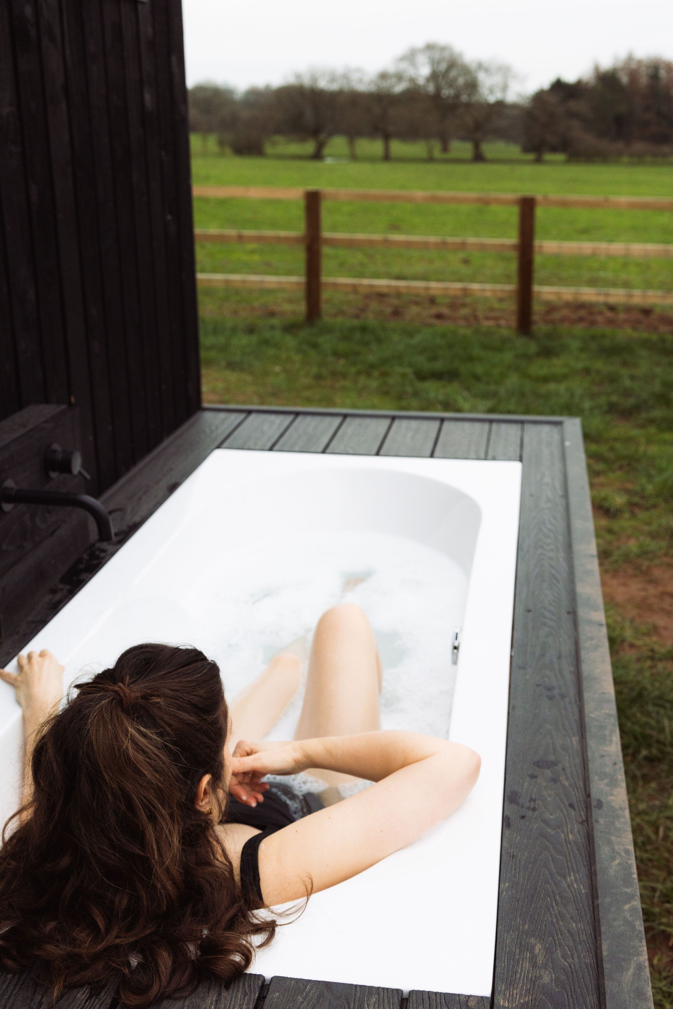 Tina de hidromasaje al aire libre