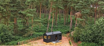 Luxury Eco-Friendly Off-Grid Forest Cabin With Outdoor Bath