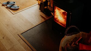 Interior - Luxury Eco-Friendly Off-Grid Forest Cabin With Outdoor Bath (Swynnerton)