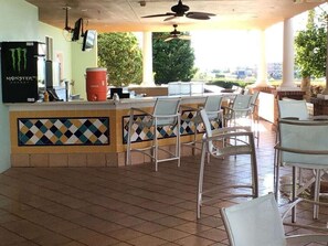 بار (في المنشاة)