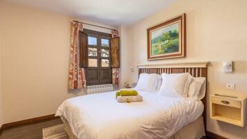 3 slaapkamers, een strijkplank/strijkijzer, wifi, beddengoed