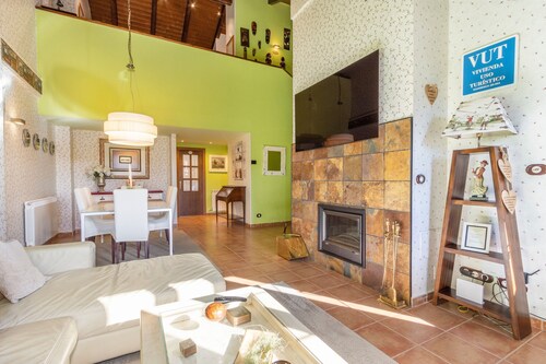 Holiday Home 'Un Duplex Con Encanto' with Mountain View, Private Terrace and Wi-Fi