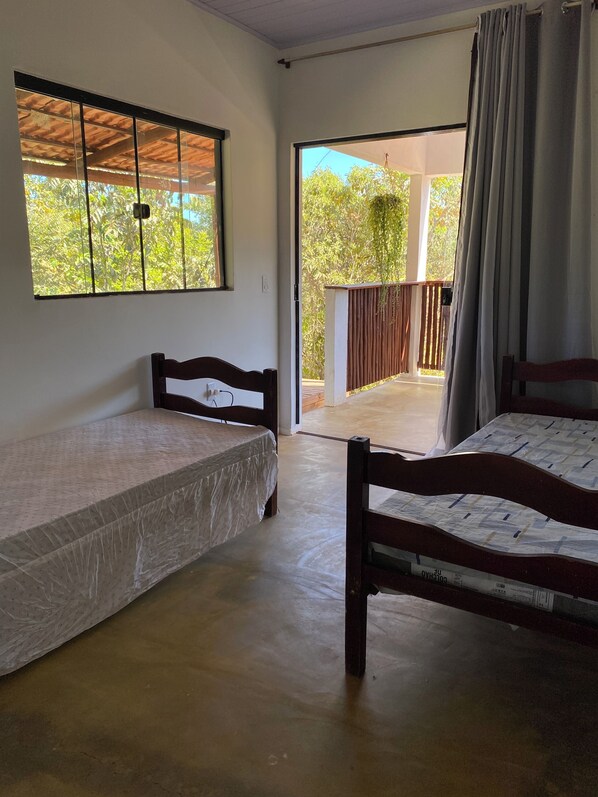3 bedrooms, internet, bed sheets