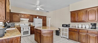 4-bedroom spacious home in Safford with AC.