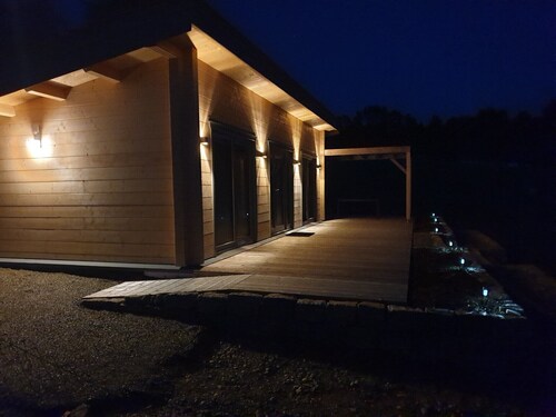 Ferienhaus Summerwiese: Modernes Holz-Tiny House im Industrial Design – nahe Biberach/Riss