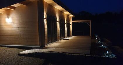 Ferienhaus Summerwiese: Modernes Holz-Tiny House im Industrial Design – nahe Biberach/Riss