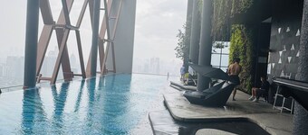 Scarletz Suites KLCC by Azure Heaven
