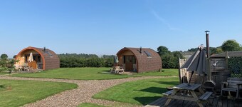 Welcoming 1-bedroom cabin in the heart of the Yorkshire Wolds