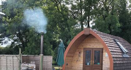Welcoming 1-bedroom cabin in the heart of the Yorkshire Wolds