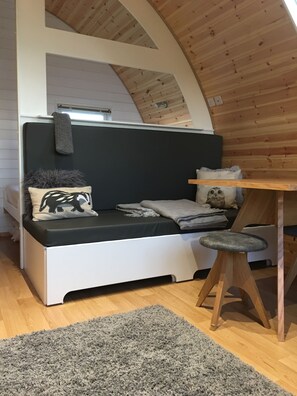 1 bedroom, travel cot, bed sheets