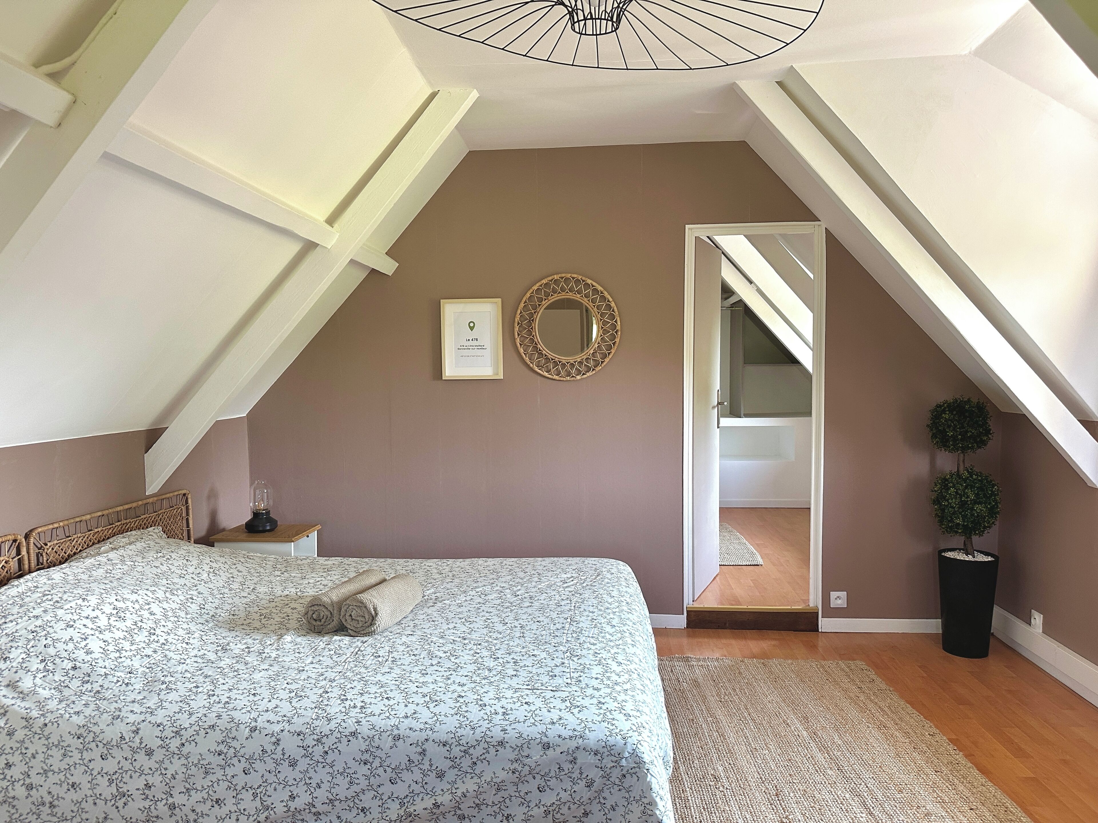 3 bedrooms, iron/ironing board, travel cot, free WiFi