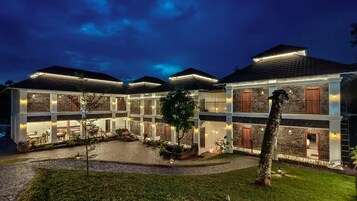 Fachada de la propiedad